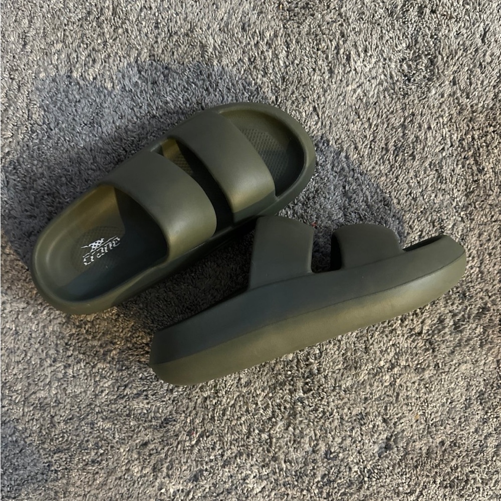 Green Slide Sandals sz 9
